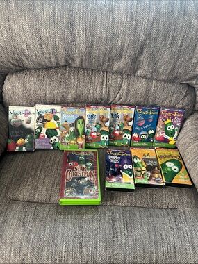 VeggieTales VHS Lot - Classic Kids Episodes in Cases all work as they should